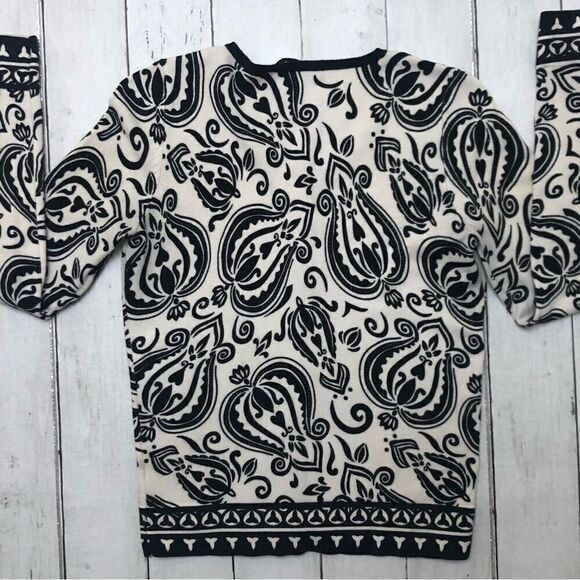 White House Black Market Short Cardigan Sweater Size XS - Picture 3 of 5